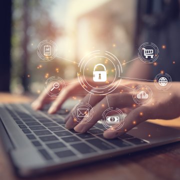 Picture of a secure computer with Restoro.