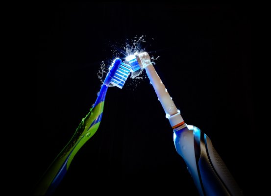 Toothbrush battle in a spotlight