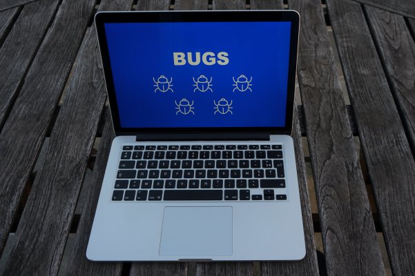 mackeeper mac utilities software mac laptop bugs on blue screen