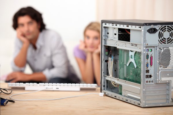Easy guide to figuring out if you should replace or fix an old computer