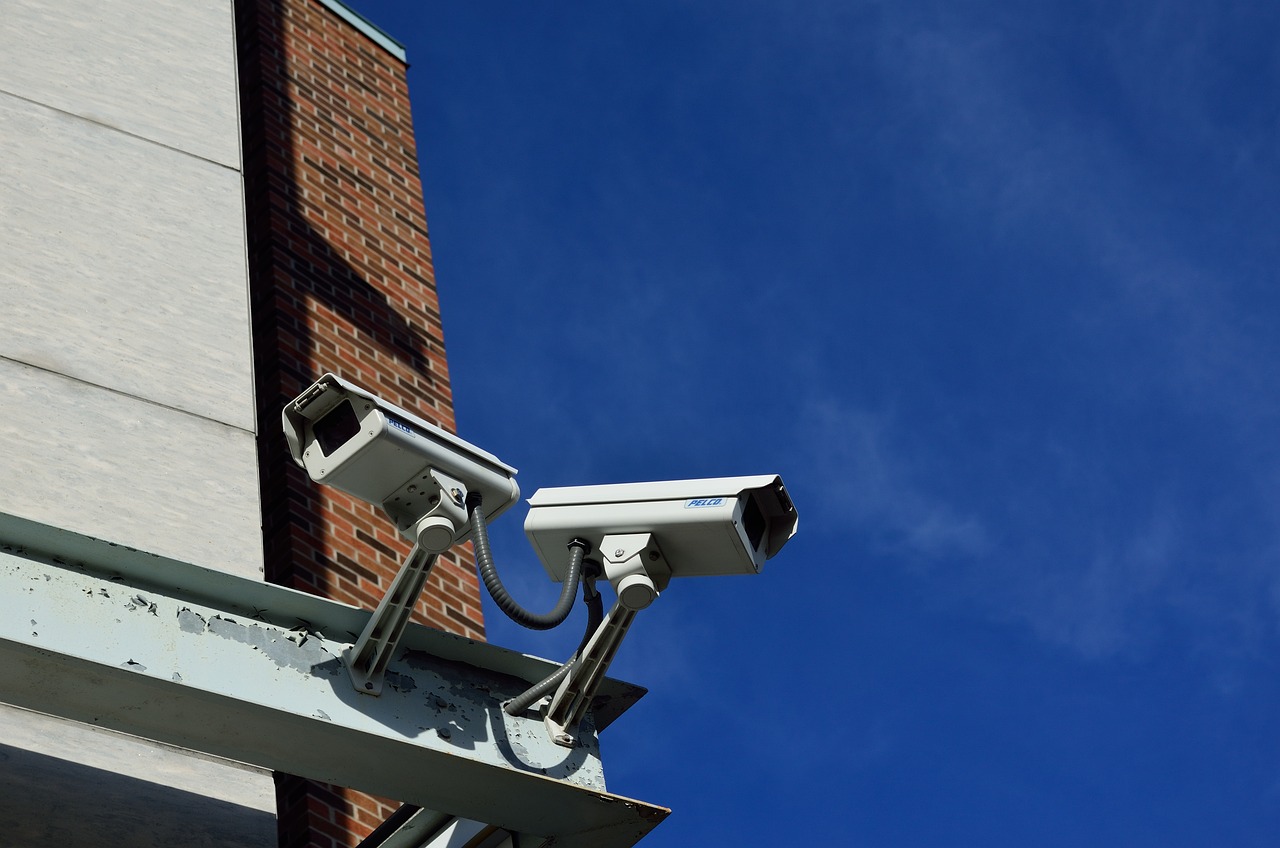 cctv cameras mounted outside