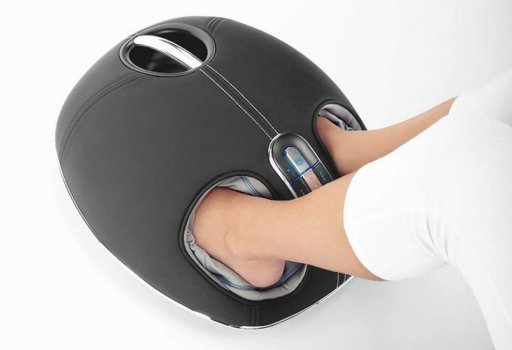 Brookstone F4 (839379) Shiatsu foot massager feet inside