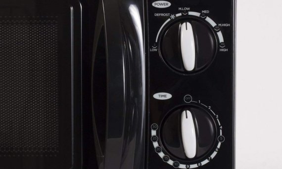 Westinghouse WCM660B microwave black dial controls