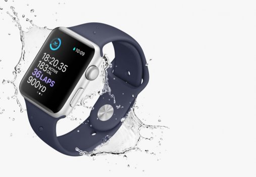 Apple Watch Series 3 smartwatch splashed water black sport band