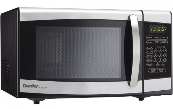 Danby Designer DMW077BLSDD countertop microwave front